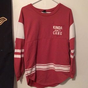 Crew neck sweatshirt.